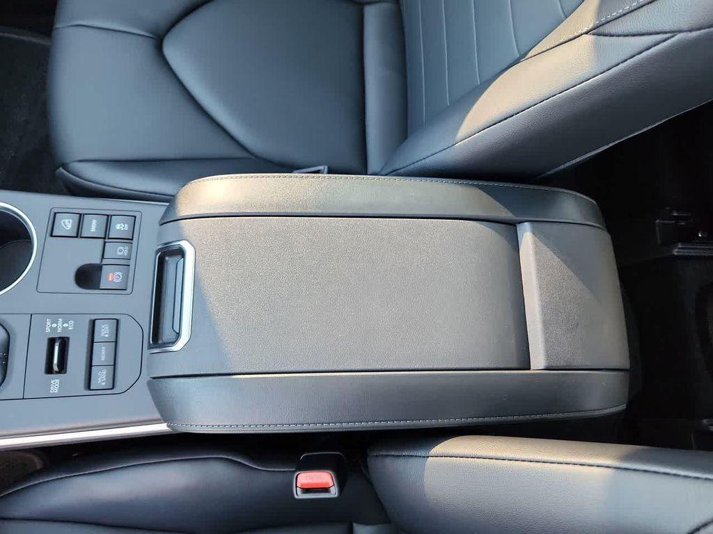 new 2026 Toyota Highlander car, priced at $50,952