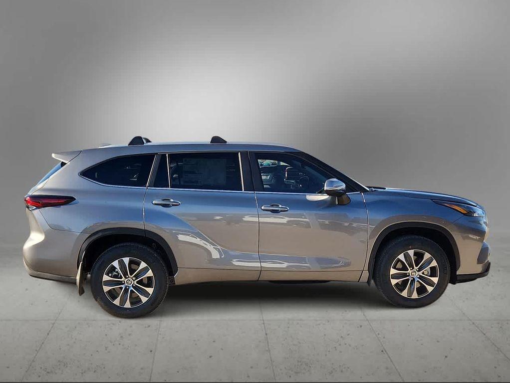 new 2026 Toyota Highlander car, priced at $50,952