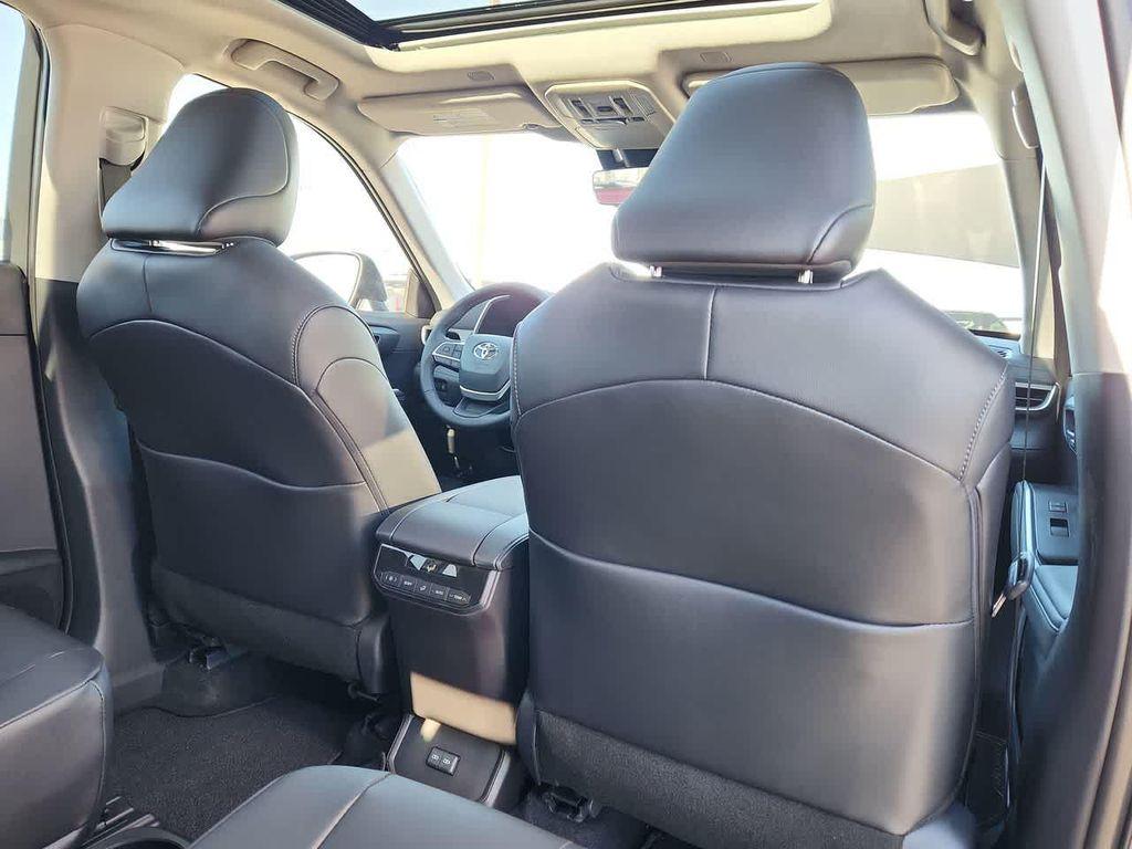 new 2026 Toyota Highlander car, priced at $50,952