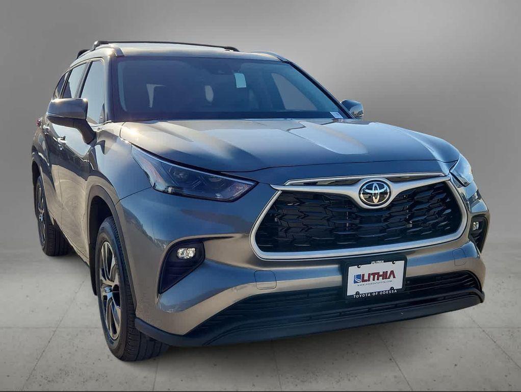new 2026 Toyota Highlander car, priced at $50,952