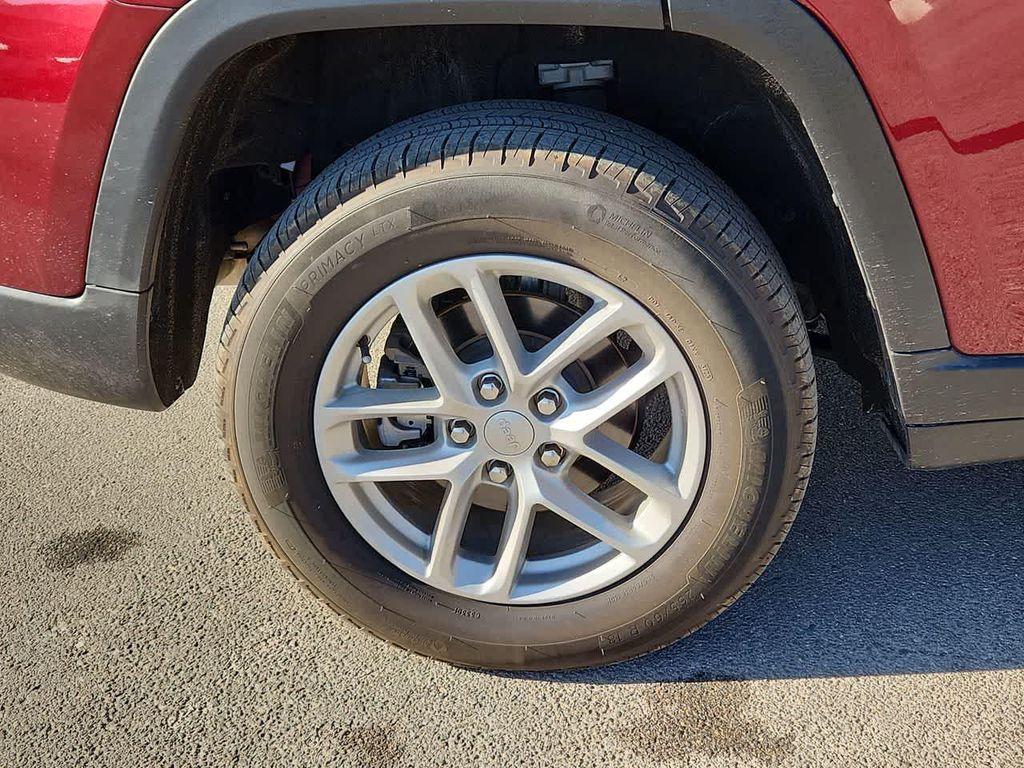 used 2024 Jeep Grand Cherokee car, priced at $27,986