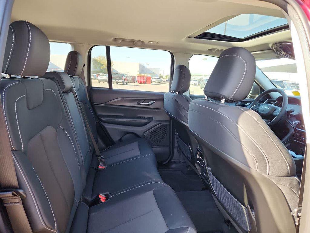 used 2024 Jeep Grand Cherokee car, priced at $27,986