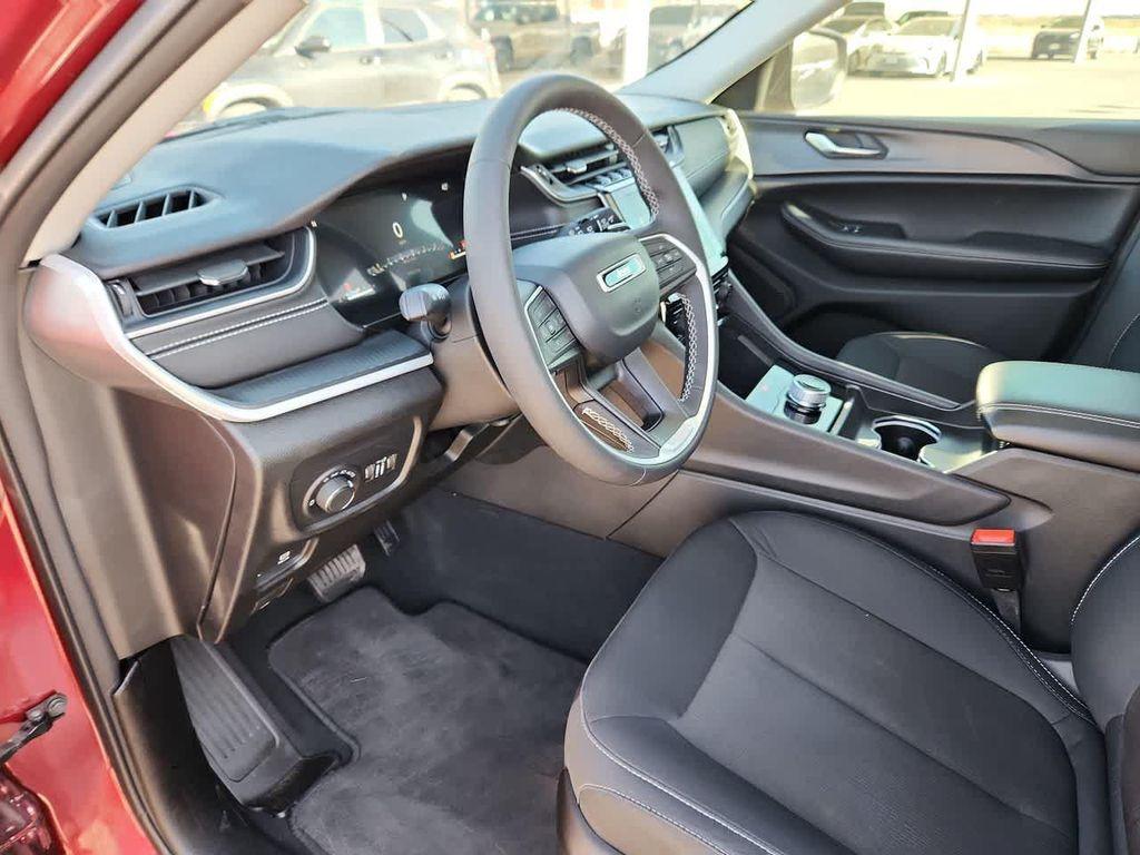 used 2024 Jeep Grand Cherokee car, priced at $27,986