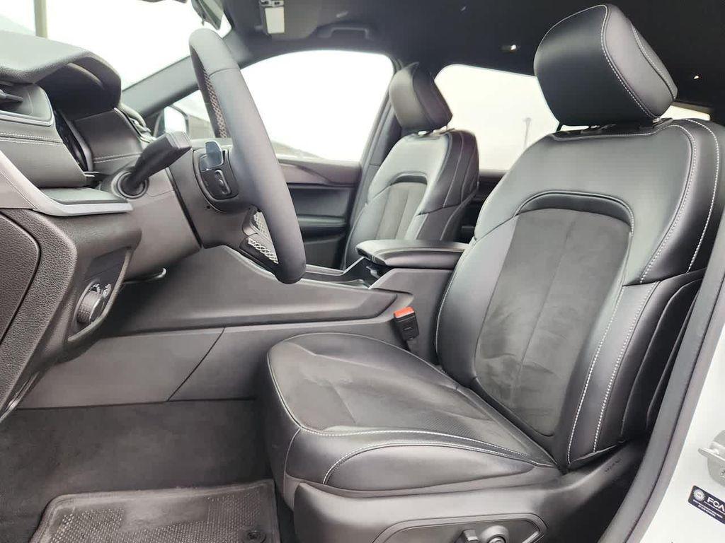 used 2025 Jeep Grand Cherokee L car, priced at $37,986