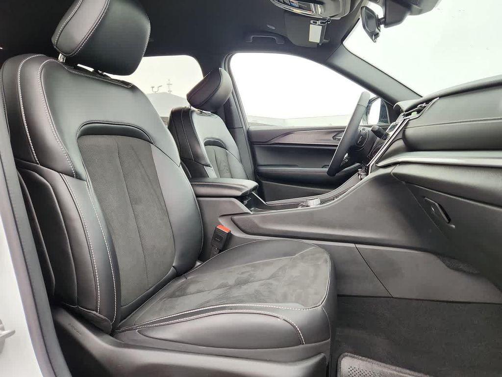 used 2025 Jeep Grand Cherokee L car, priced at $37,986