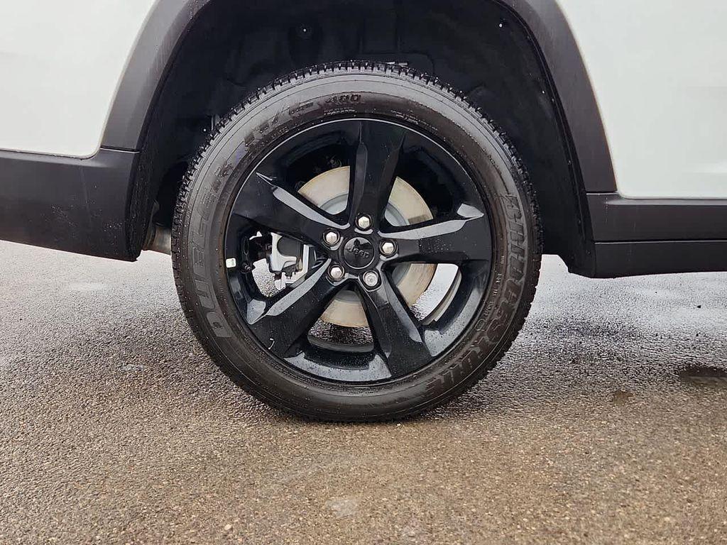 used 2025 Jeep Grand Cherokee L car, priced at $37,986