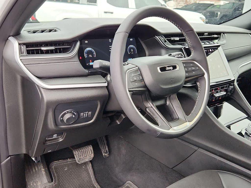 used 2025 Jeep Grand Cherokee L car, priced at $37,986