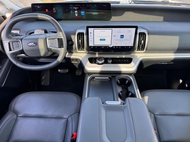 used 2025 Ford Expedition car, priced at $59,995