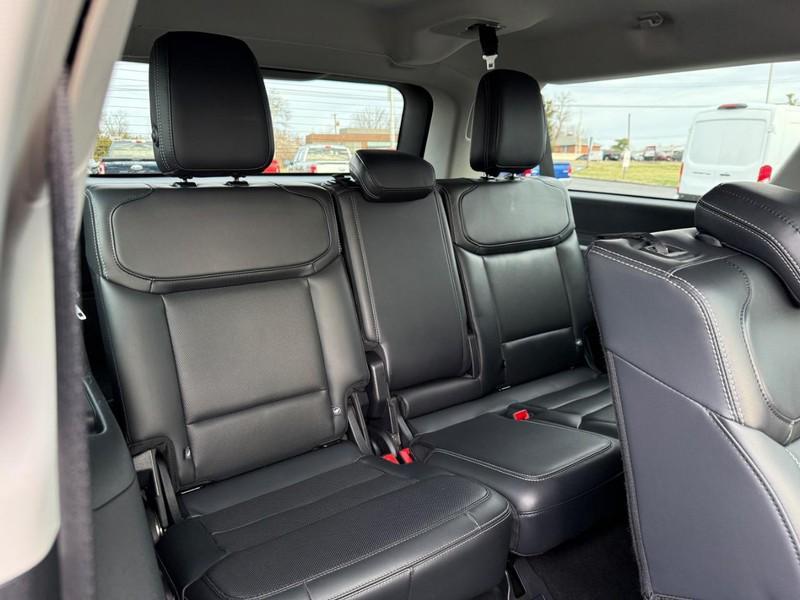 used 2025 Ford Expedition Max car, priced at $67,495