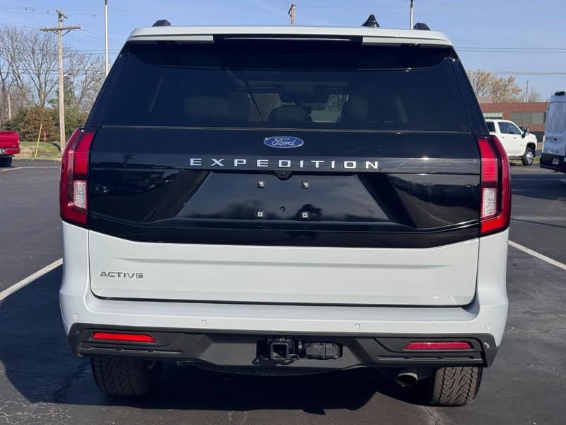 used 2025 Ford Expedition car, priced at $58,995