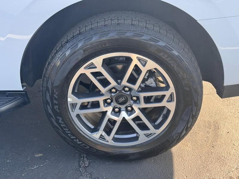 used 2025 Ford Expedition car, priced at $58,995