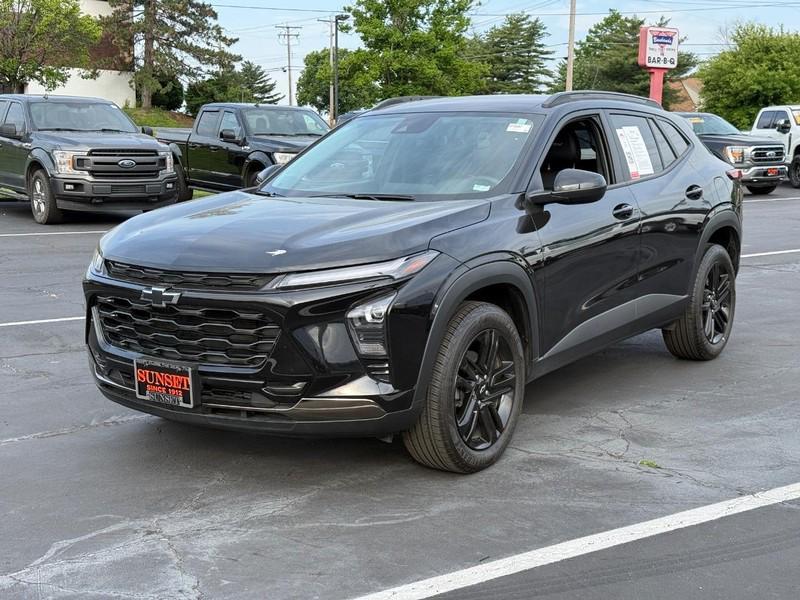 used 2025 Chevrolet Trax car, priced at $21,995