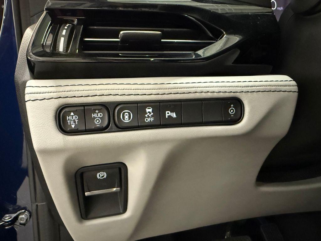 used 2023 Acura MDX car, priced at $44,988