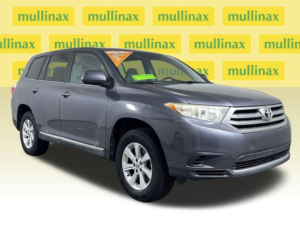 used 2013 Toyota Highlander car, priced at $11,900