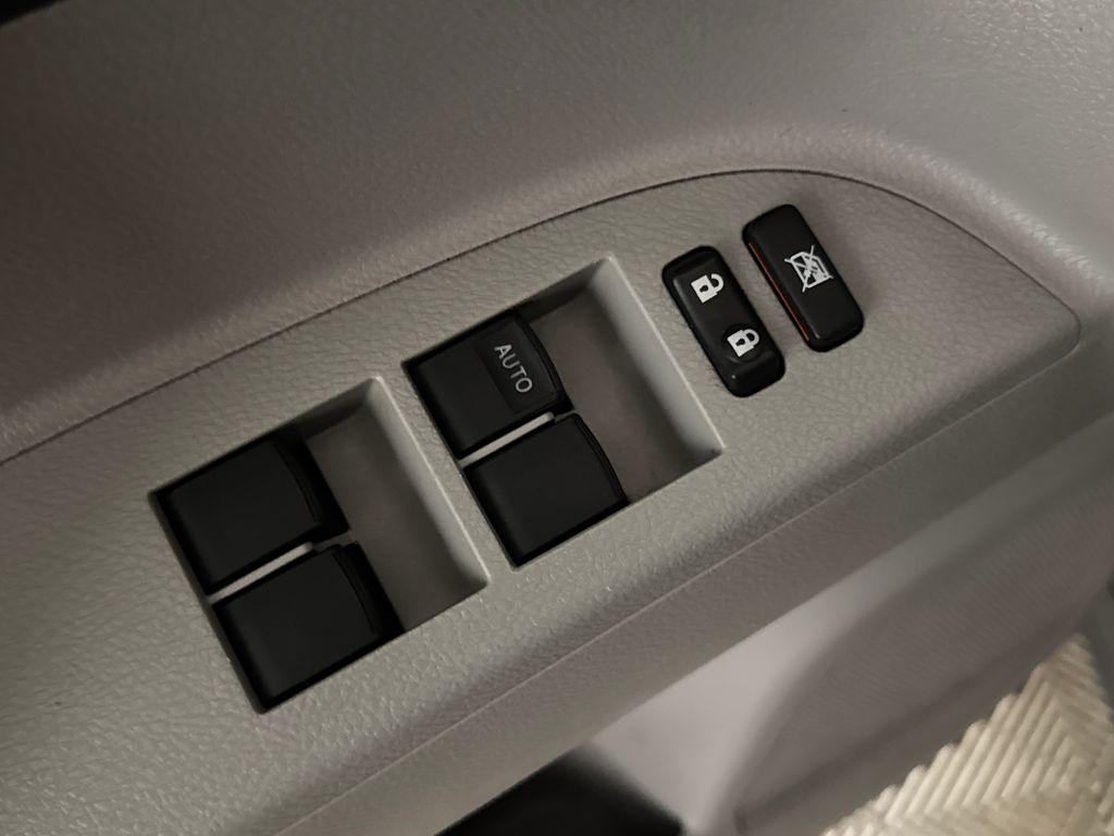used 2013 Toyota Highlander car, priced at $11,200