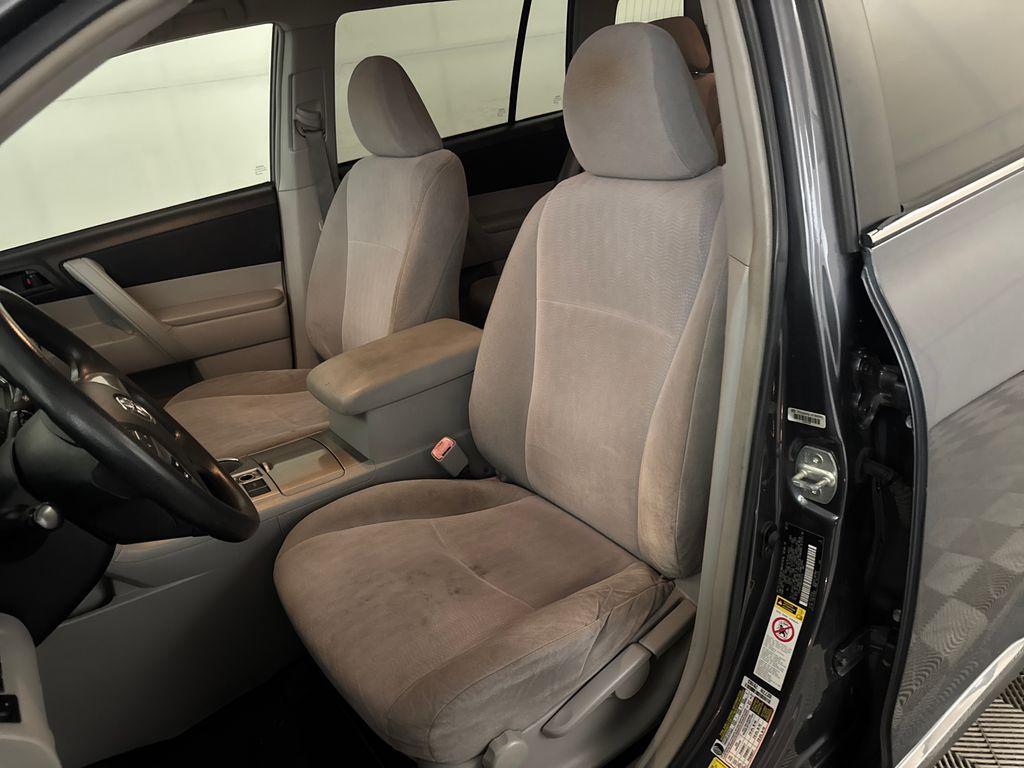 used 2013 Toyota Highlander car, priced at $11,200