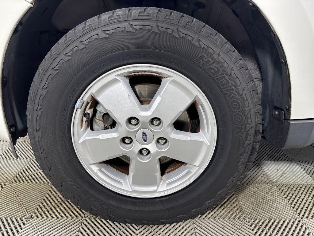 used 2009 Ford Escape car, priced at $5,900