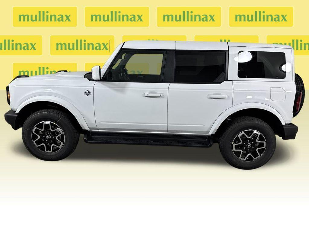 new 2025 Ford Bronco car, priced at $48,419