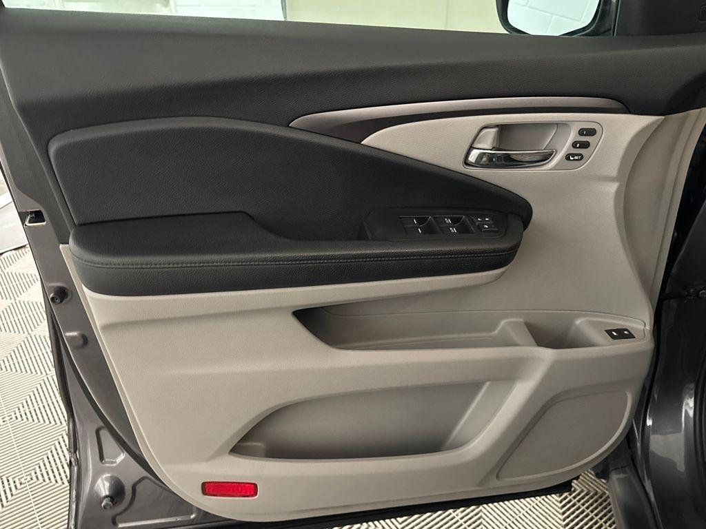 used 2020 Honda Pilot car, priced at $17,500