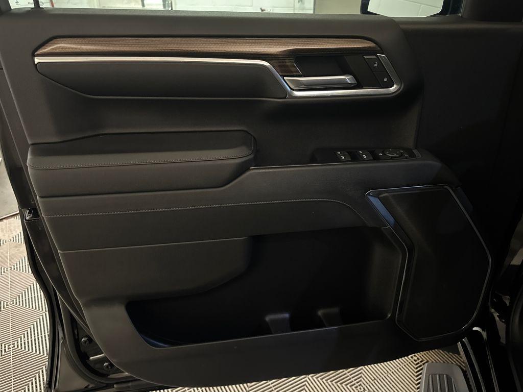 used 2023 Chevrolet Silverado 1500 car, priced at $37,900