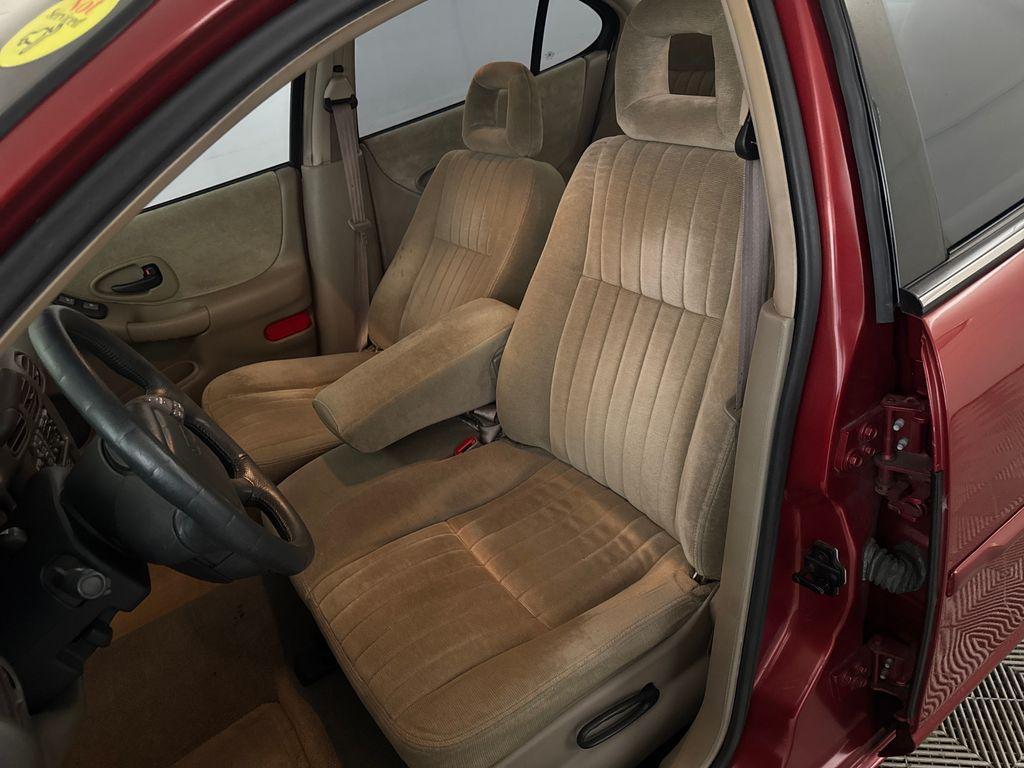 used 1998 Pontiac Grand Prix car, priced at $6,900