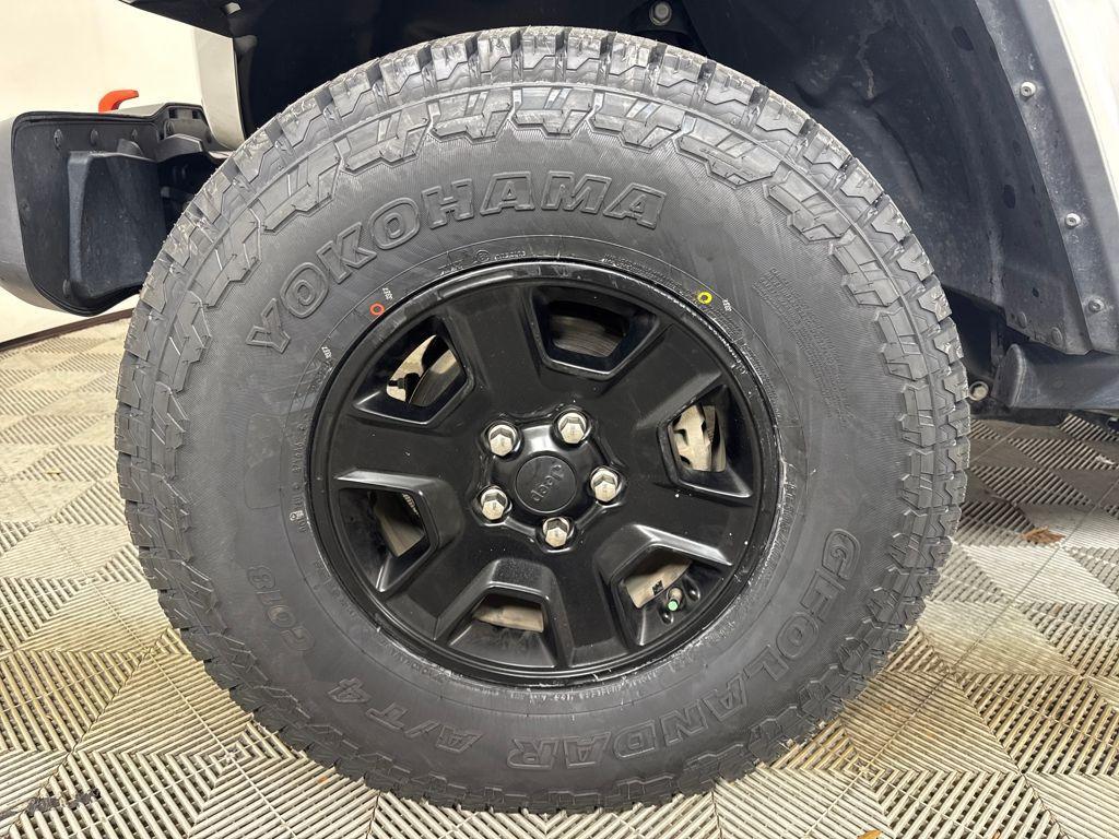 used 2023 Jeep Gladiator car, priced at $35,400