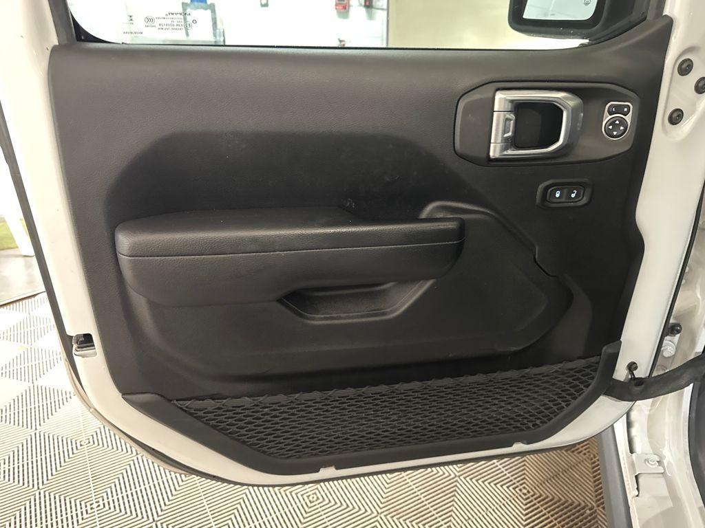 used 2023 Jeep Gladiator car, priced at $35,400