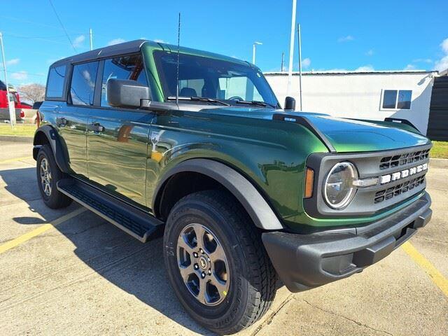 new 2025 Ford Bronco car, priced at $44,560