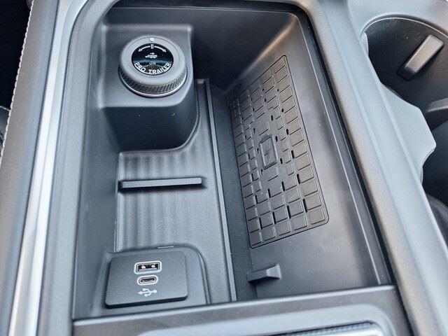 new 2025 Ford Expedition Max car, priced at $81,245