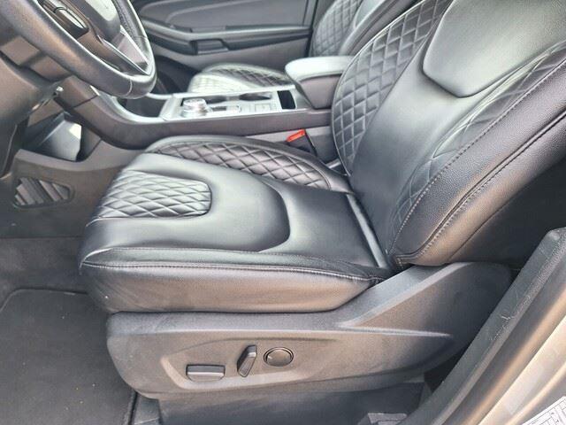 used 2024 Ford Edge car, priced at $24,999