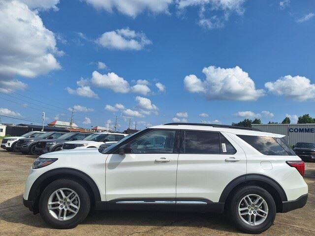 new 2025 Ford Explorer car, priced at $39,685