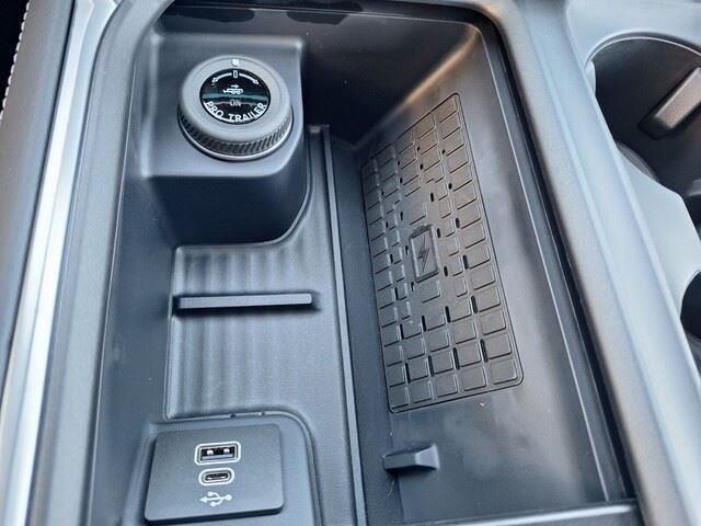 new 2025 Ford Expedition car, priced at $81,730