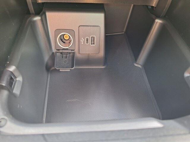 new 2025 Ford Explorer car, priced at $40,865