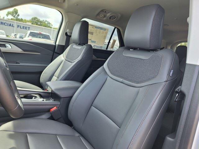 new 2025 Ford Explorer car, priced at $40,865