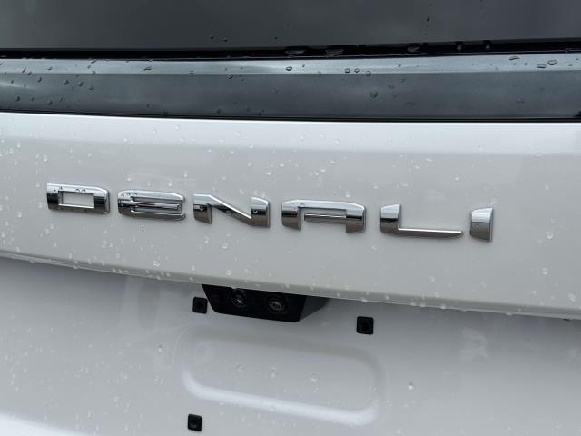 used 2025 GMC Yukon XL car, priced at $98,500