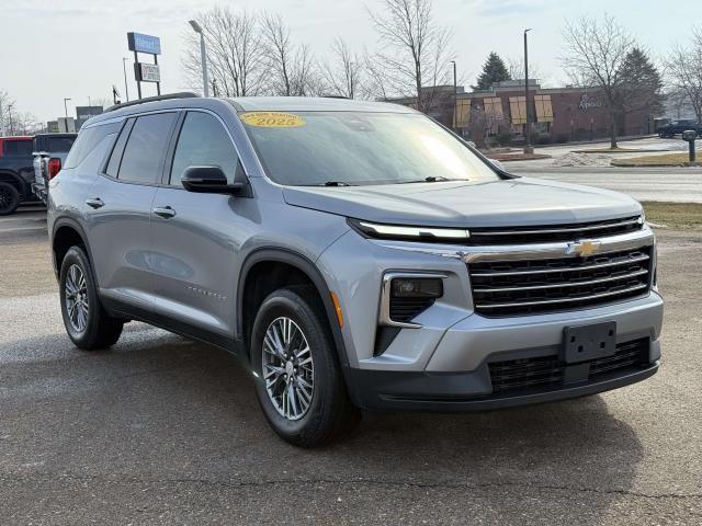 used 2025 Chevrolet Traverse car, priced at $36,995
