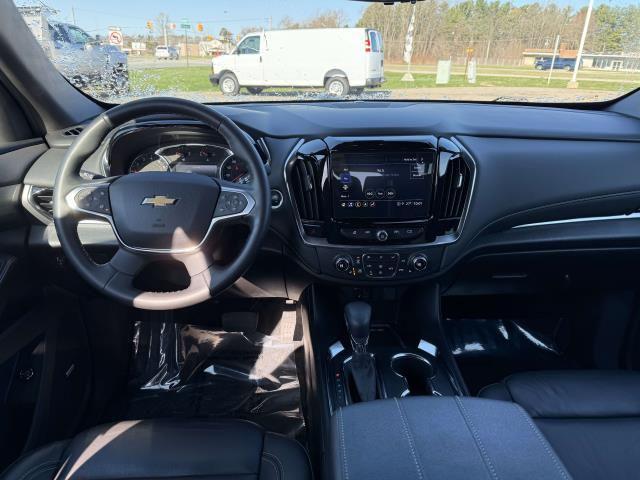 used 2023 Chevrolet Traverse car, priced at $32,995