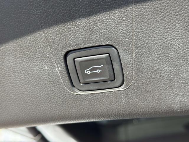 used 2023 Chevrolet Traverse car, priced at $32,995