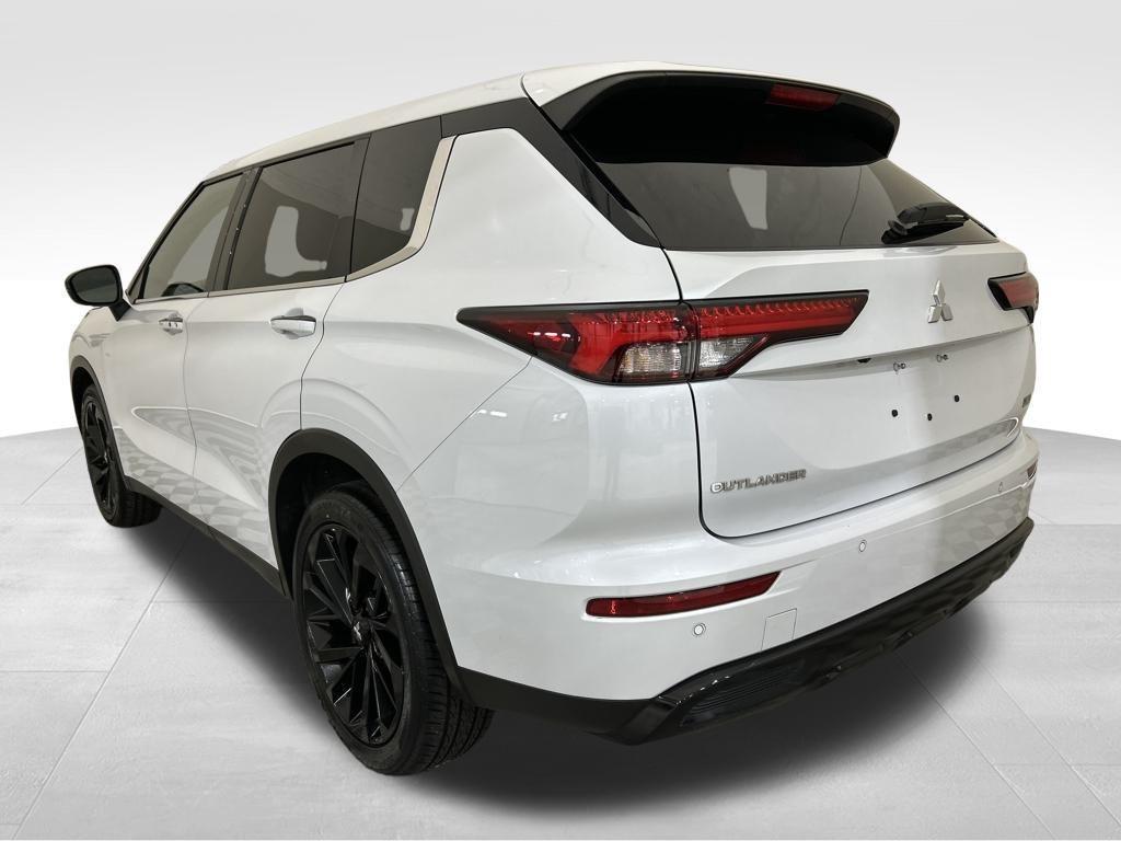 used 2024 Mitsubishi Outlander car, priced at $21,627