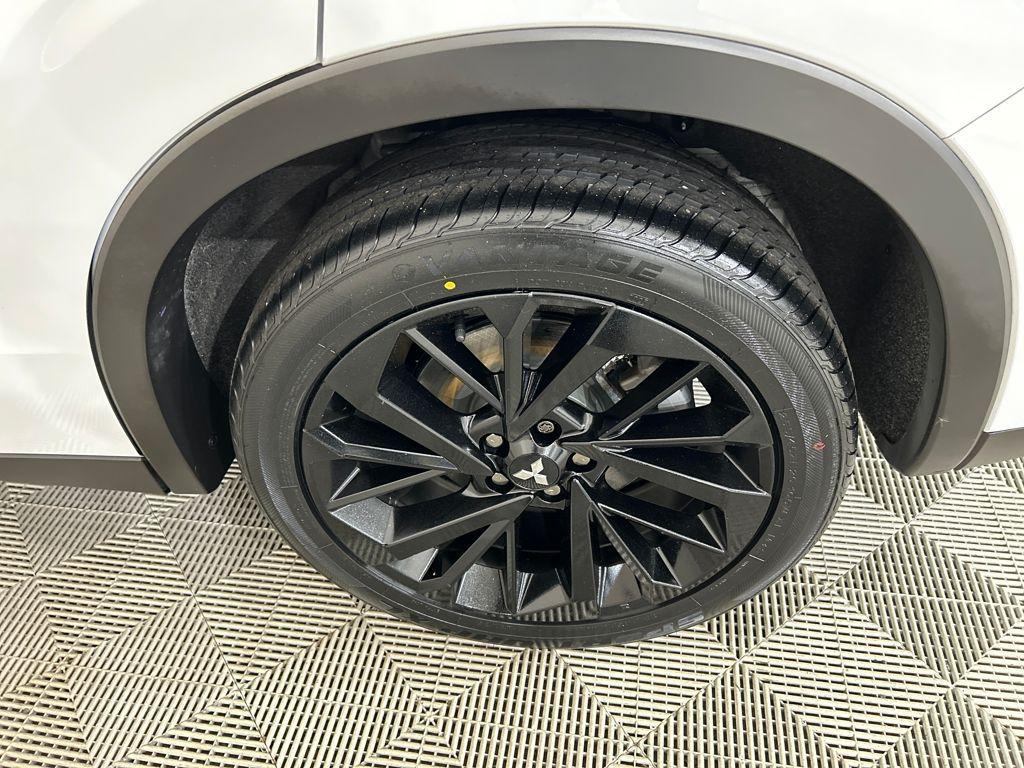 used 2024 Mitsubishi Outlander car, priced at $21,627
