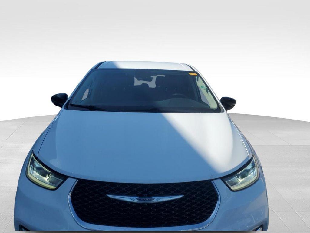 used 2024 Chrysler Pacifica Hybrid car, priced at $29,160