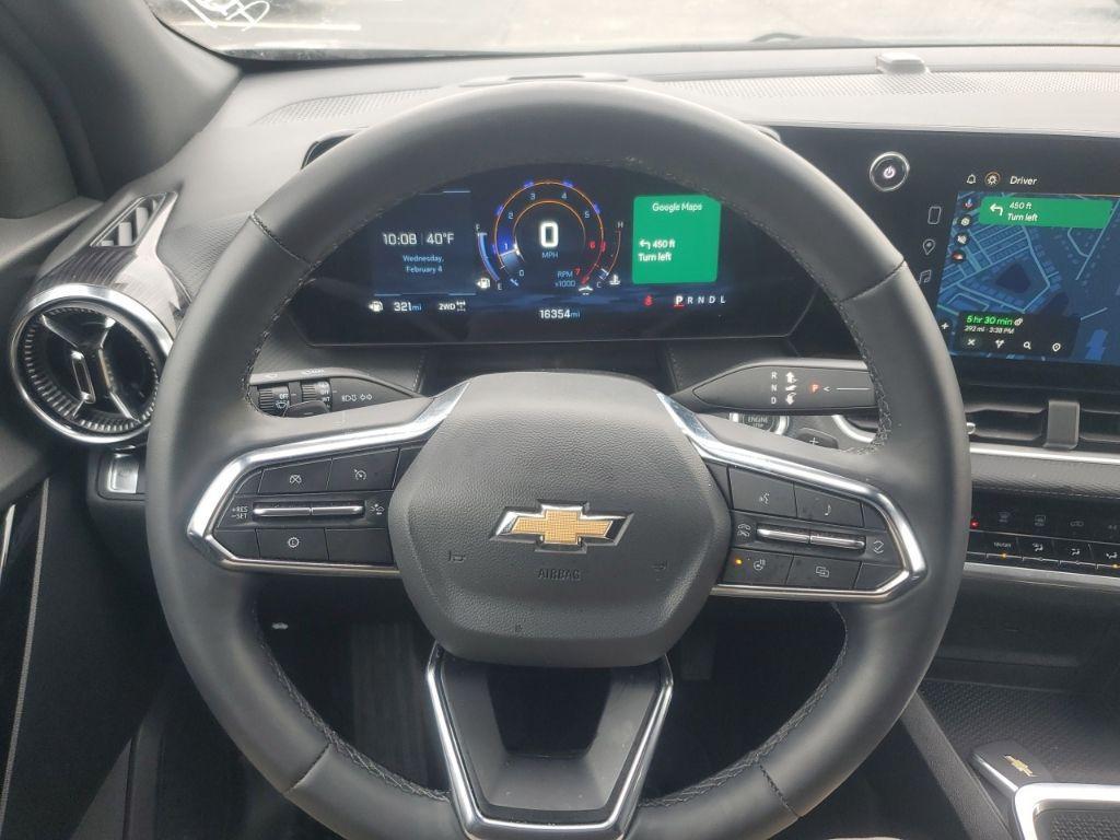 used 2025 Chevrolet Equinox car, priced at $25,222