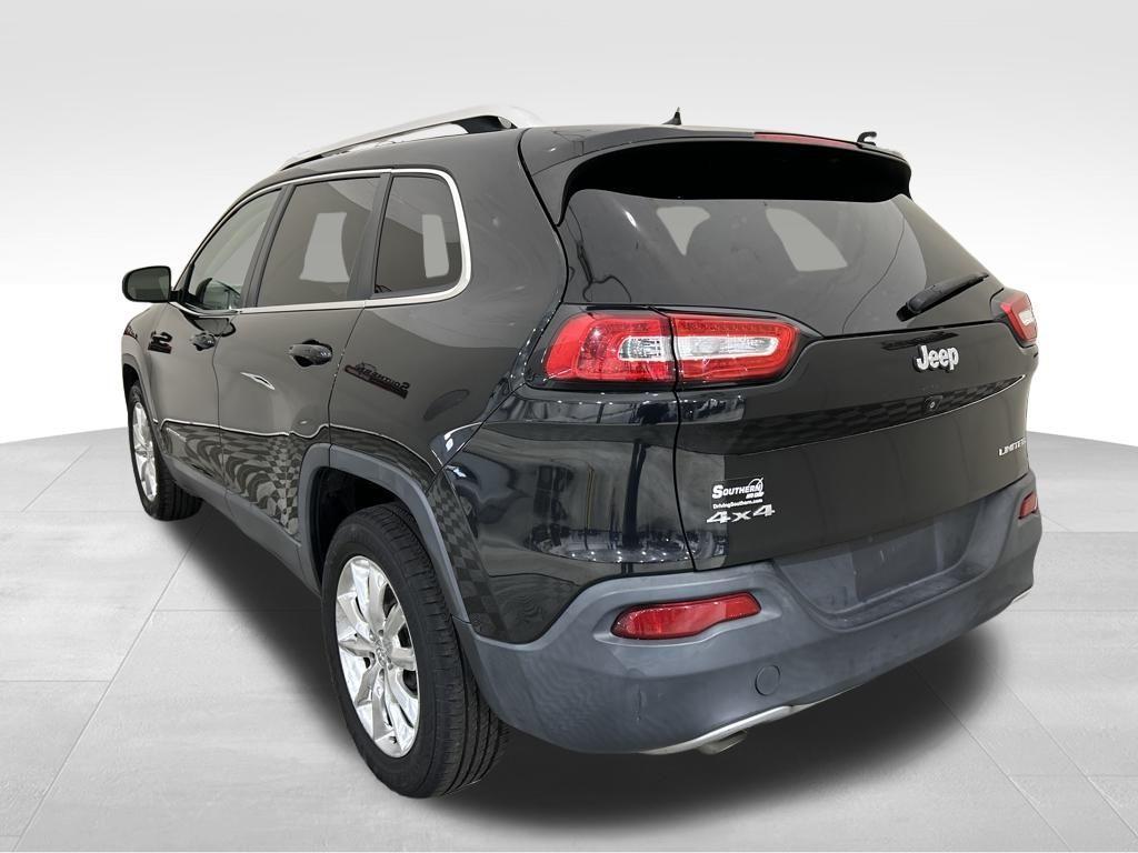 used 2016 Jeep Cherokee car, priced at $5,801