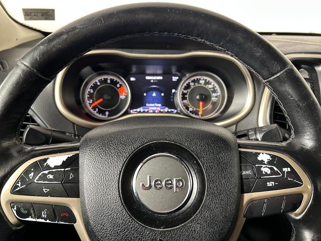 used 2016 Jeep Cherokee car, priced at $5,801