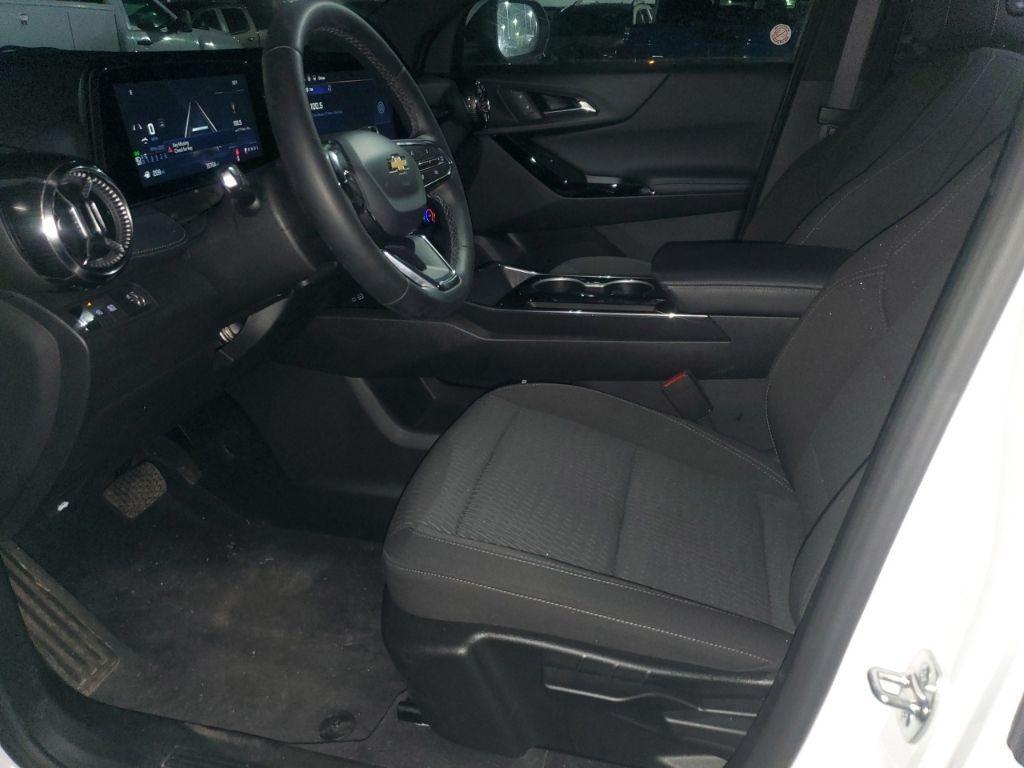 used 2025 Chevrolet Equinox car, priced at $25,001