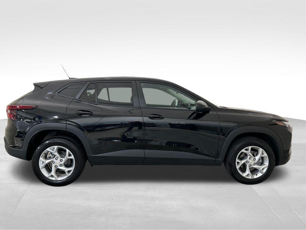 used 2025 Chevrolet Trax car, priced at $23,697