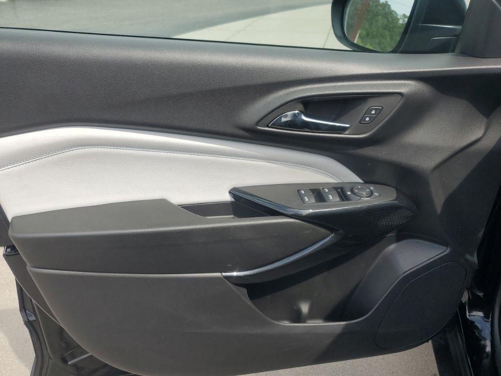 used 2025 Chevrolet Trax car, priced at $22,307