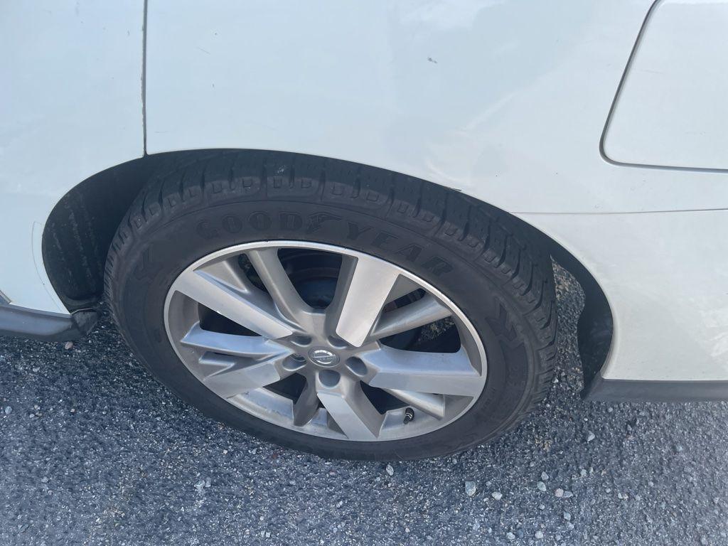used 2014 Nissan Pathfinder car, priced at $6,822