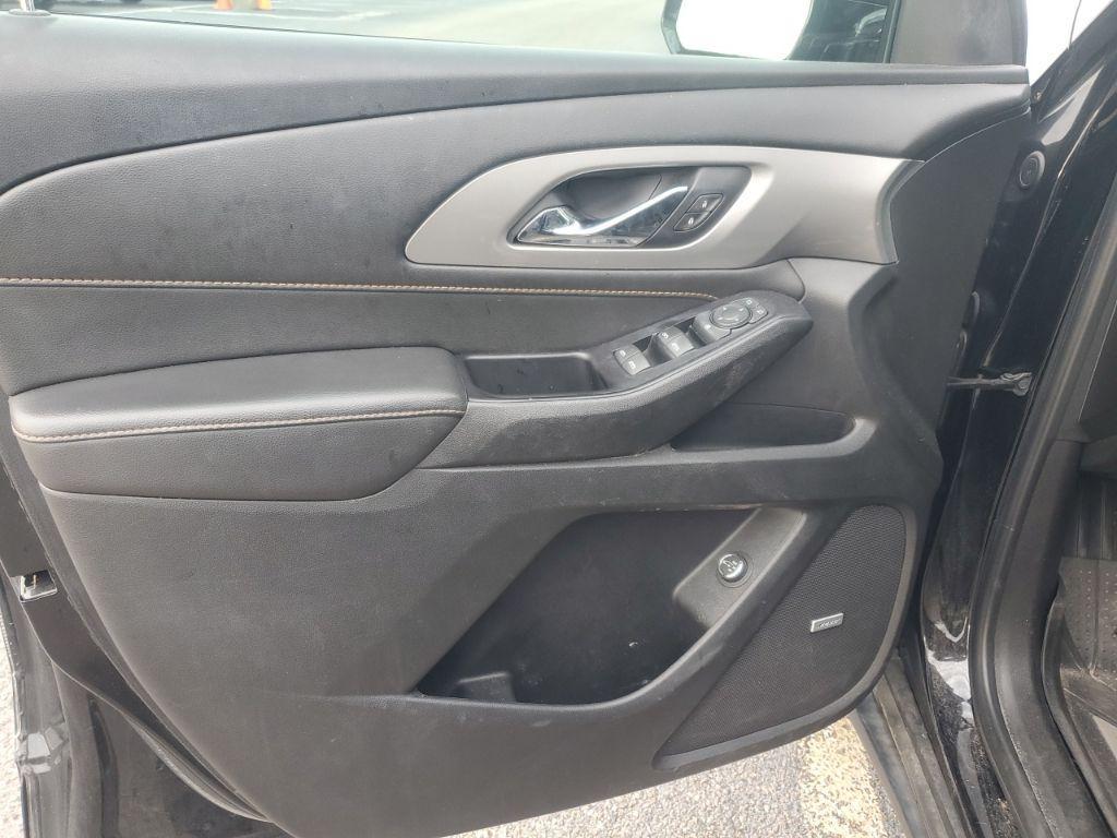 used 2020 Chevrolet Traverse car, priced at $22,798