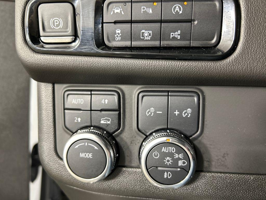 used 2025 GMC Yukon car, priced at $70,357